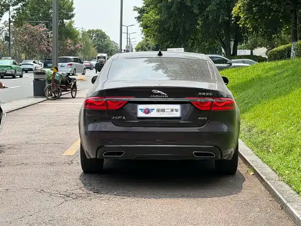 Jaguar XFL 2020