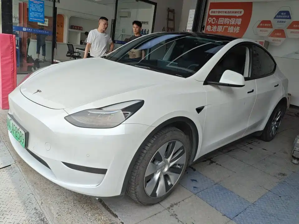 Tesla Model Y 2022 — фото 1