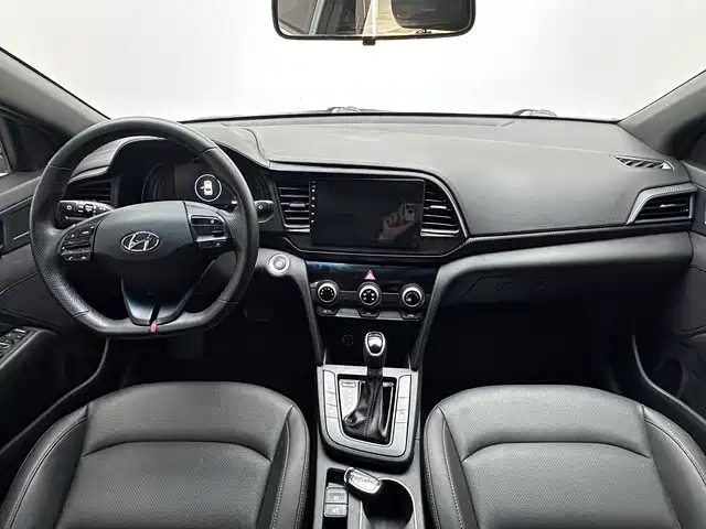 Hyundai Elantra 2019 — фото 7
