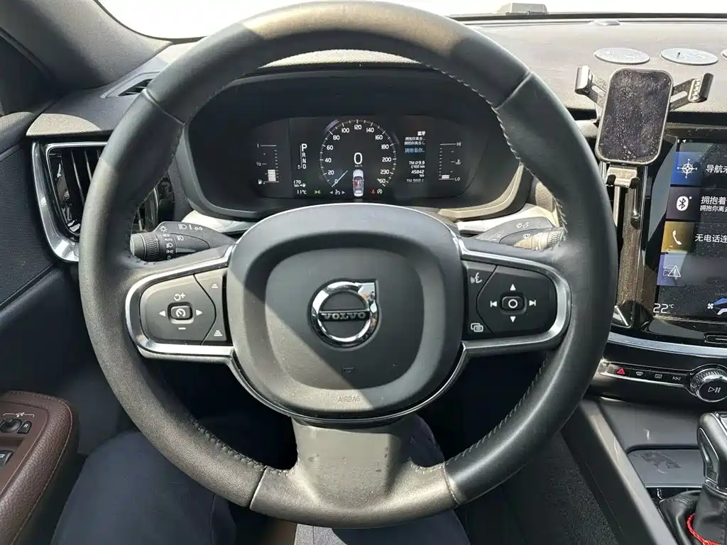 Volvo S60 2020 — фото 24