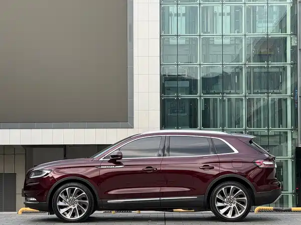 Lincoln Nautilus 2021