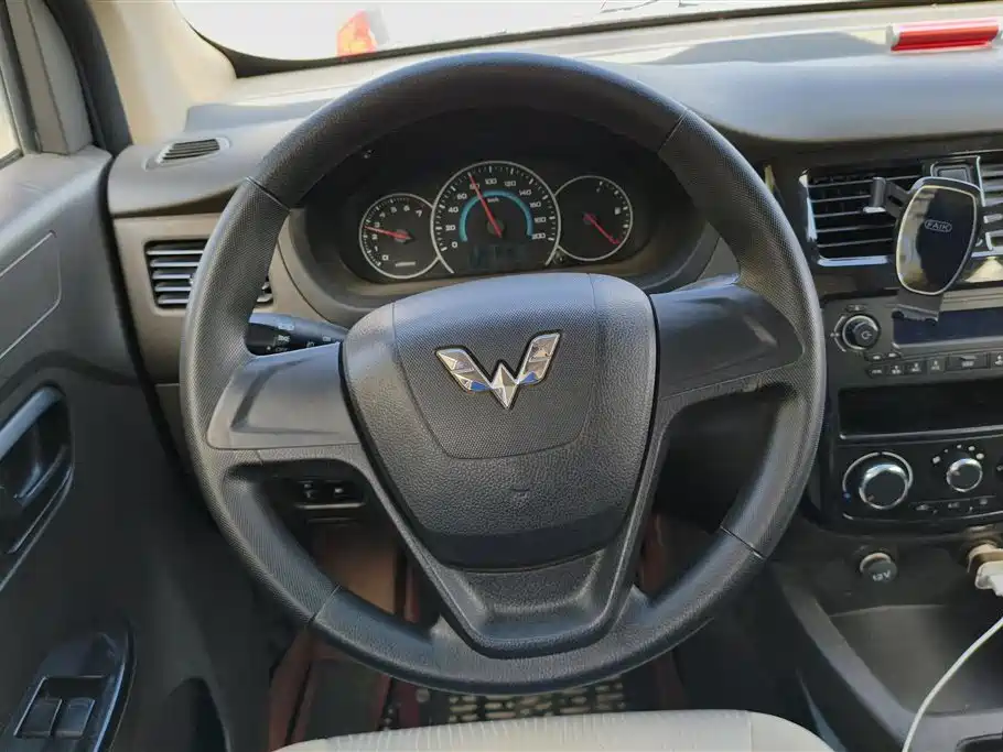 Wuling Rongguang V 2017 — фото 15