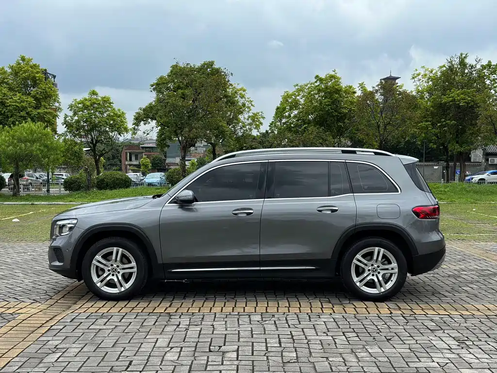 Mercedes-Benz GLB 2021
