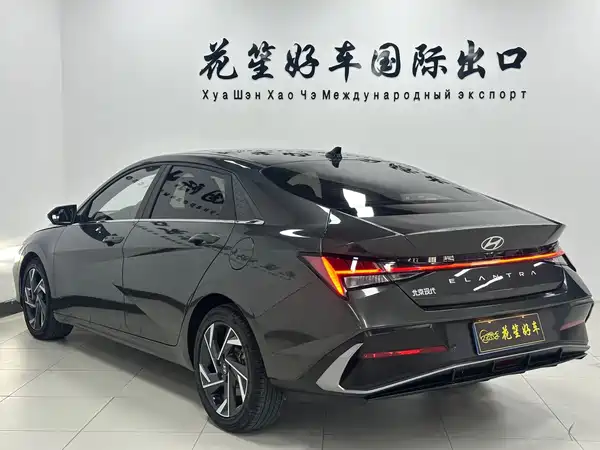 Hyundai Elantra 2023
