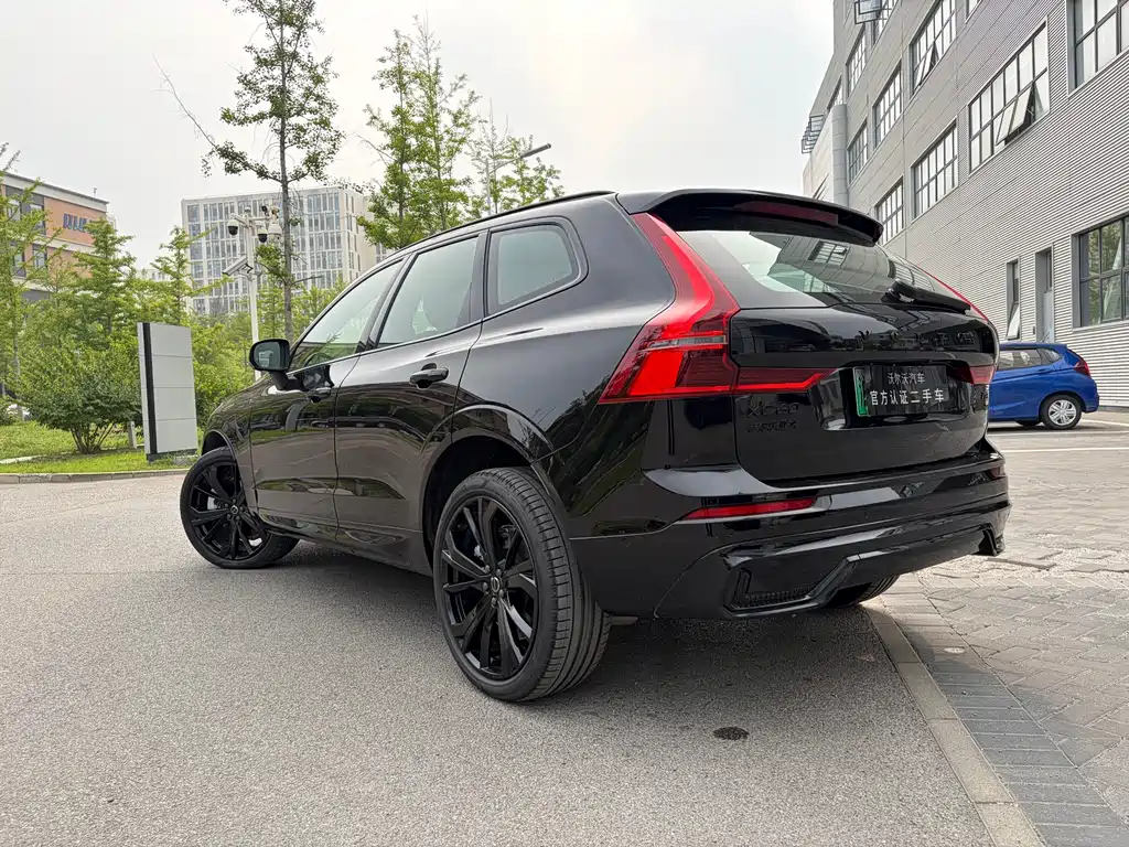Volvo XC60 PHEV 2025 — фото 5