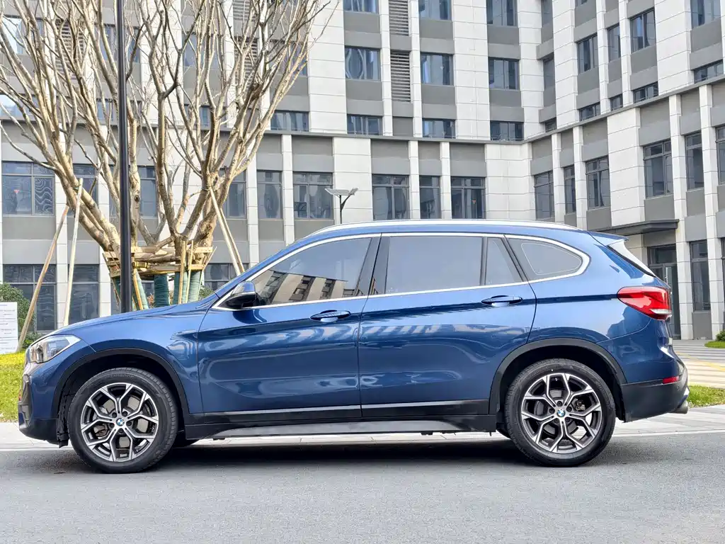 BMW X1 2021 — фото 2