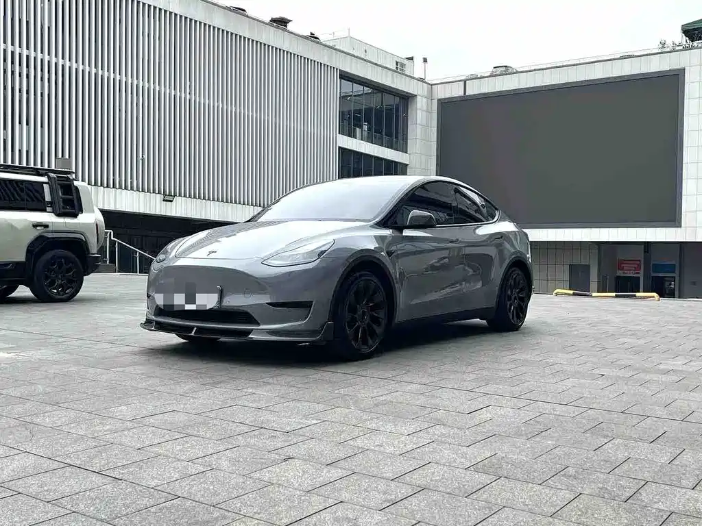 Tesla Model Y 2023 — фото 1