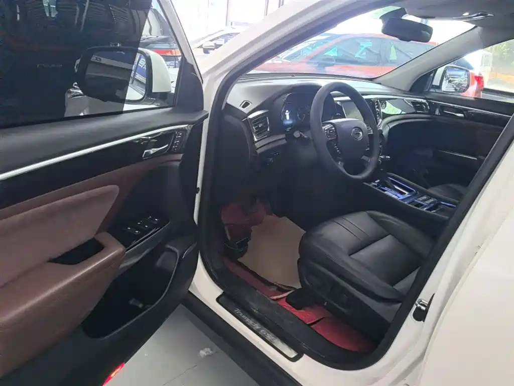 GAC Motor Trumpchi GS8 2019 — фото 12
