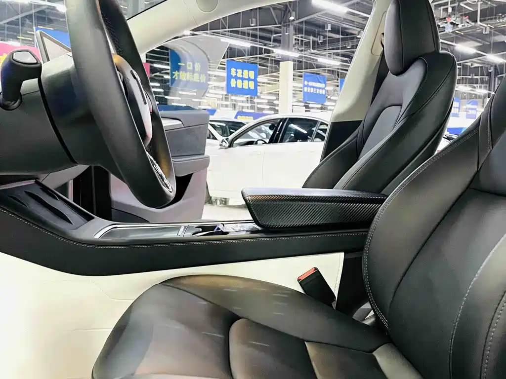 Tesla Model Y 2023 — фото 7
