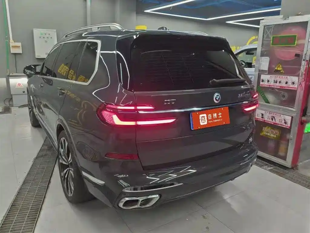 BMW X7 M60i 2023 — фото 5