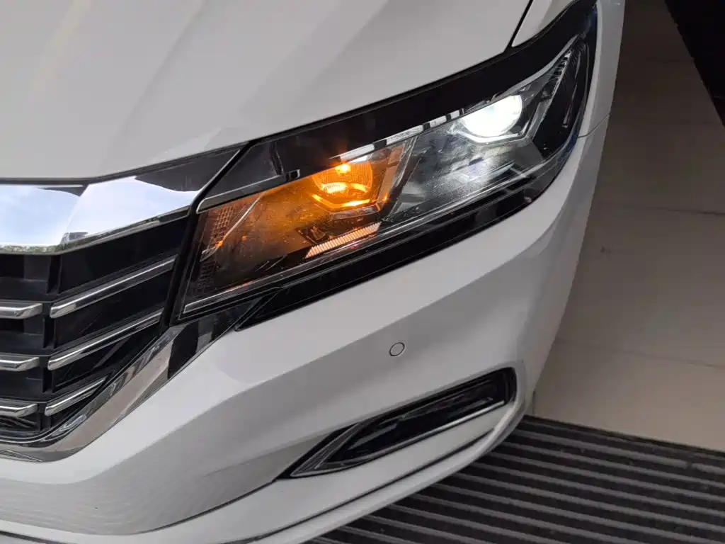 Volkswagen Passat 2019 — фото 18