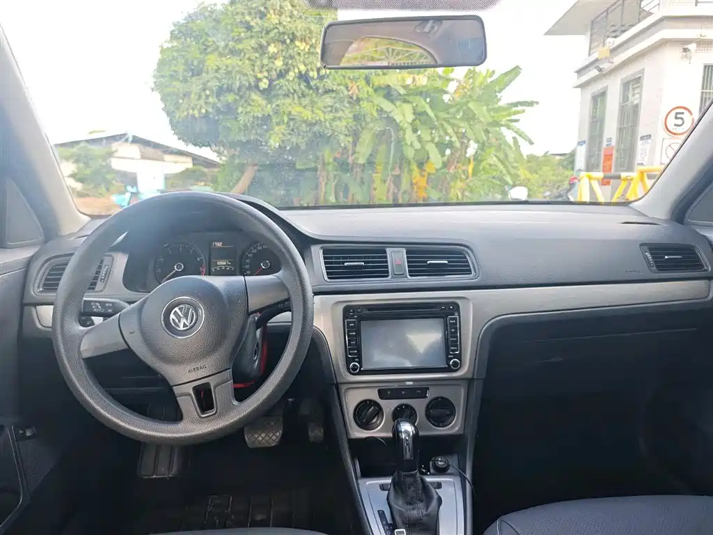 Volkswagen Lavida 2014