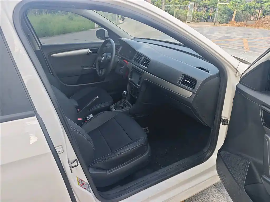 Volkswagen Lavida 2014