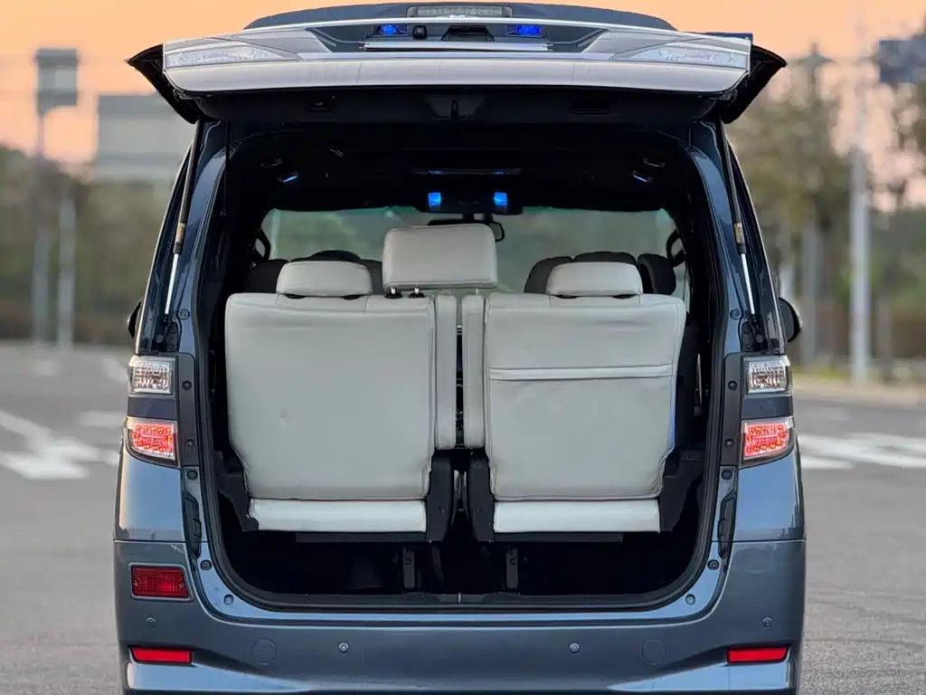 Toyota Alphard 2012 — фото 24