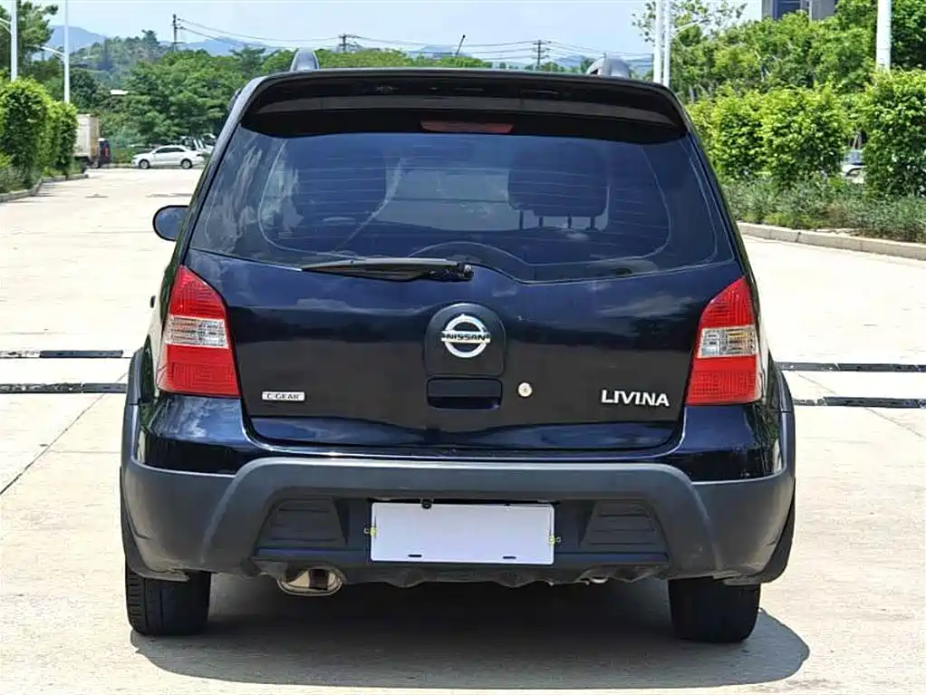 Nissan Livina 2011 — фото 4