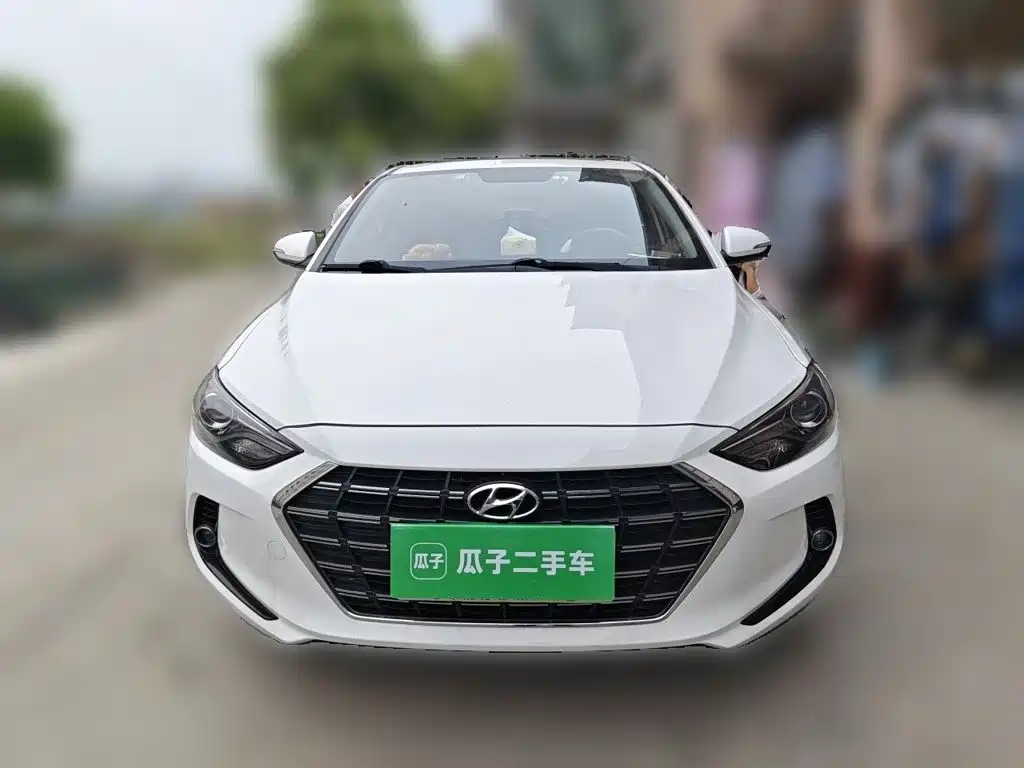 Hyundai Elantra 2019 — фото 24