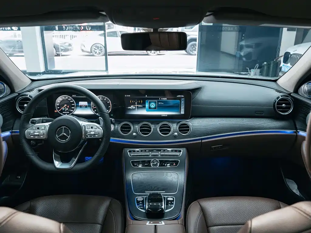 Mercedes-Benz E-Class 2018 — фото 14