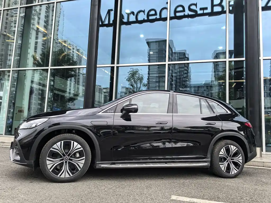 Mercedes-Benz EQE SUV 2025 — фото 4