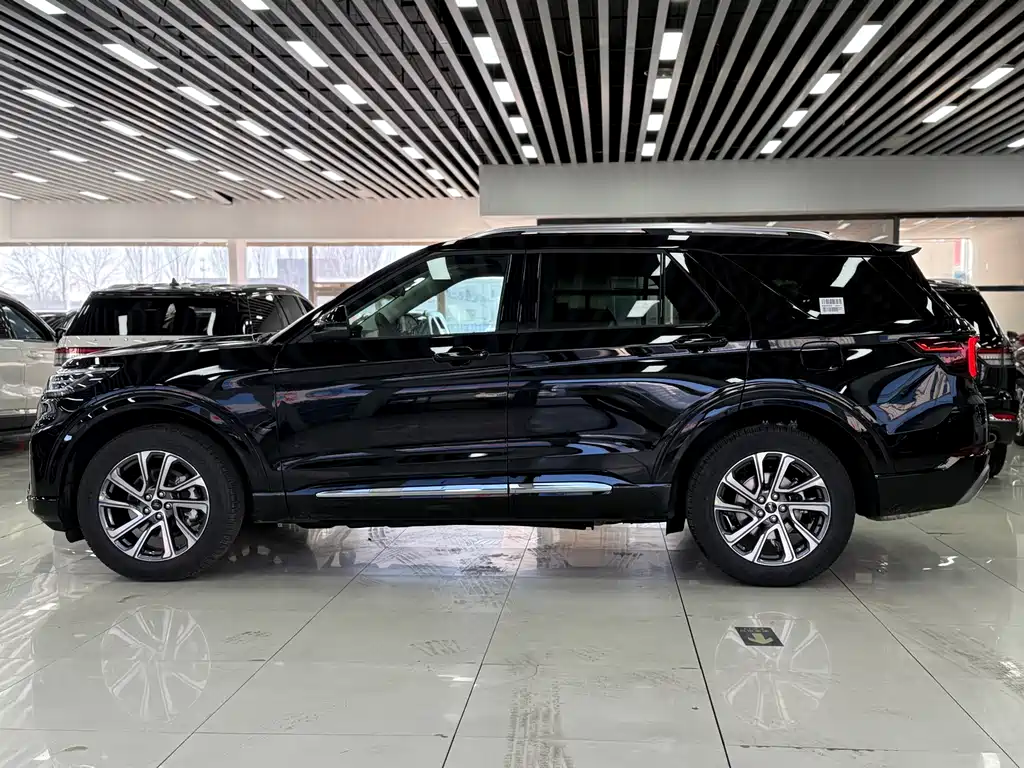 Ford Explorer 2026 — фото 3