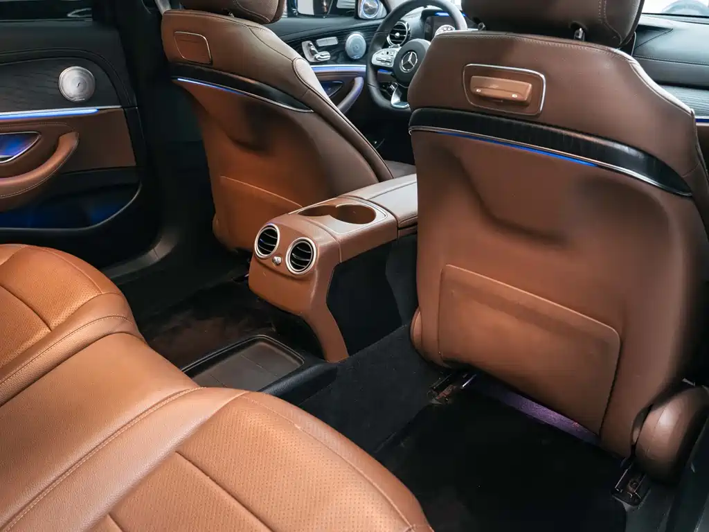 Mercedes-Benz E-Class 2018 — фото 20