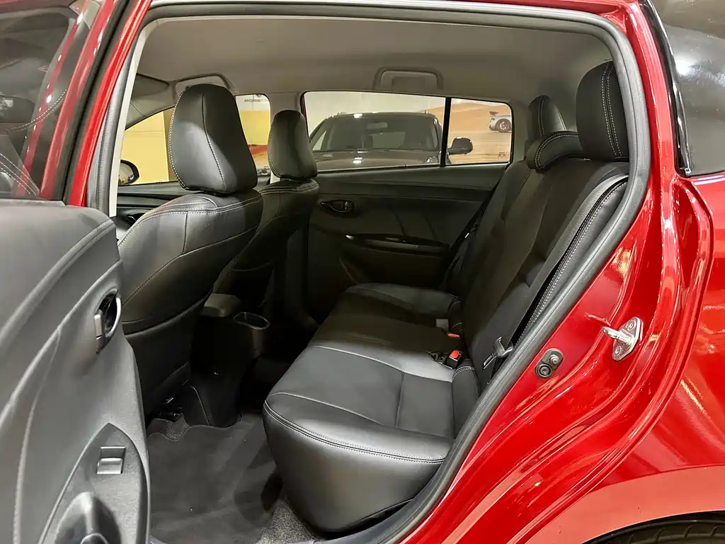Toyota Yaris L 2019 — фото 9