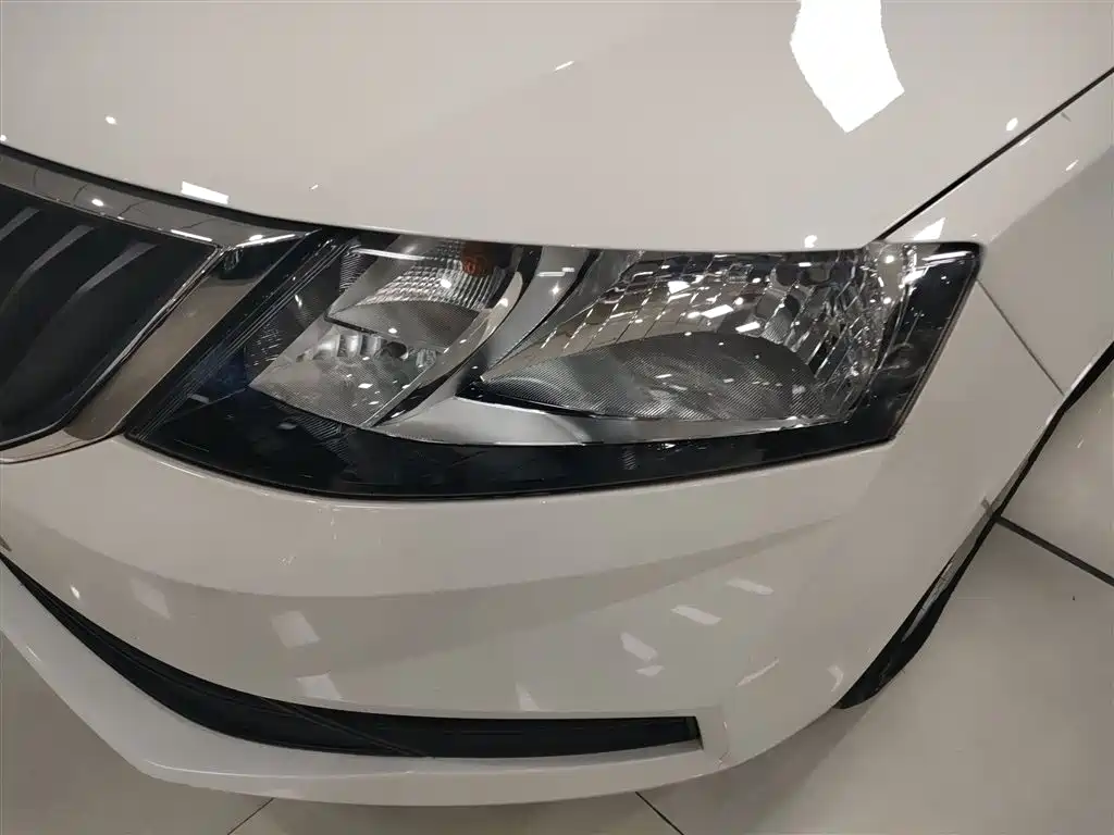 Skoda Rapid 2019 — фото 23