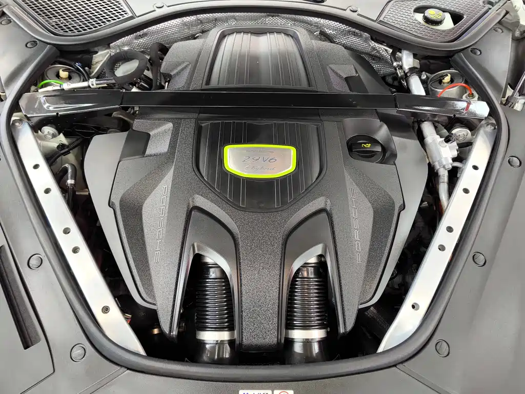 Porsche Panamera Hybrid 2018 — фото 31