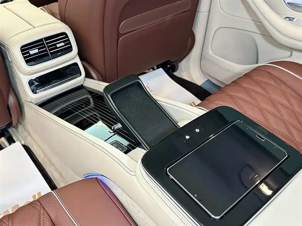Mercedes-Benz GLS — фото 11