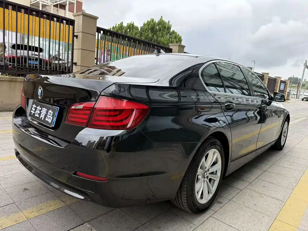 BMW 5 Series 2012 — фото 13
