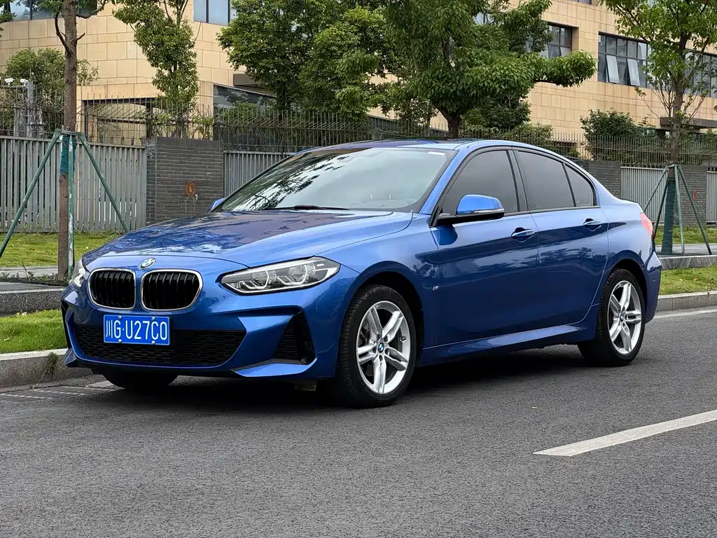 BMW 1 Series 2020 — фото 1