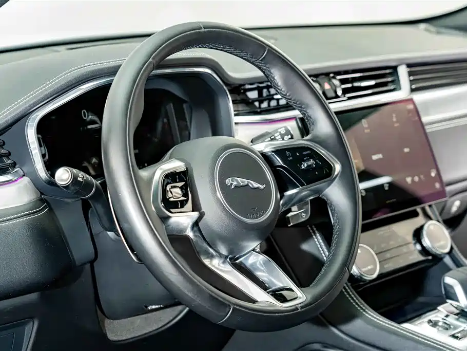 Jaguar F-PACE 2023 — фото 10