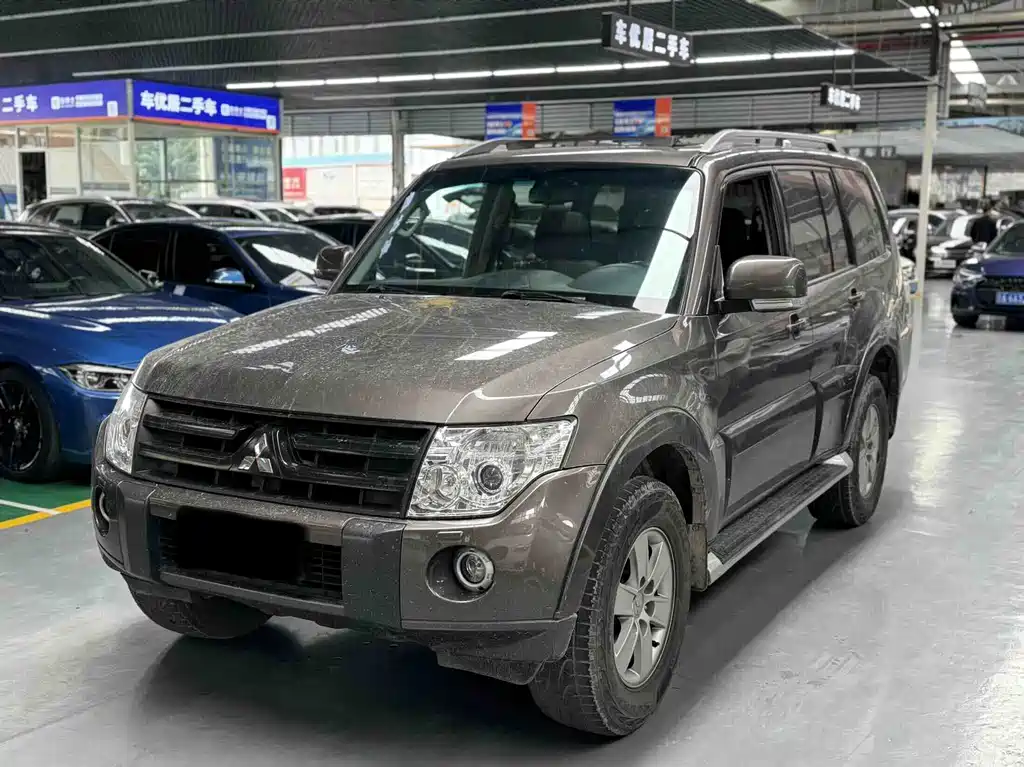 Mitsubishi Pajero 2010