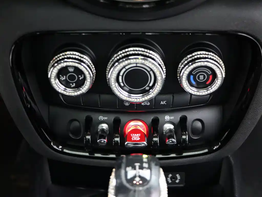 MINI Clubman 2017 — фото 12