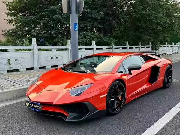 Lamborghini Aventador 2011