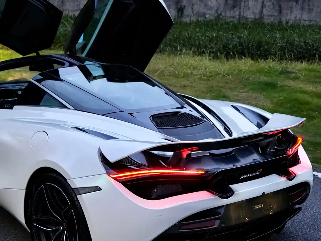 McLaren 720S 2019 — фото 10