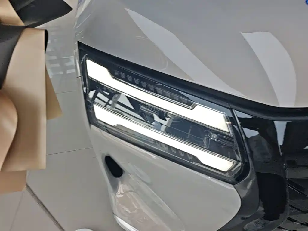 Wuling Starlight 730 EV 2025 — фото 13
