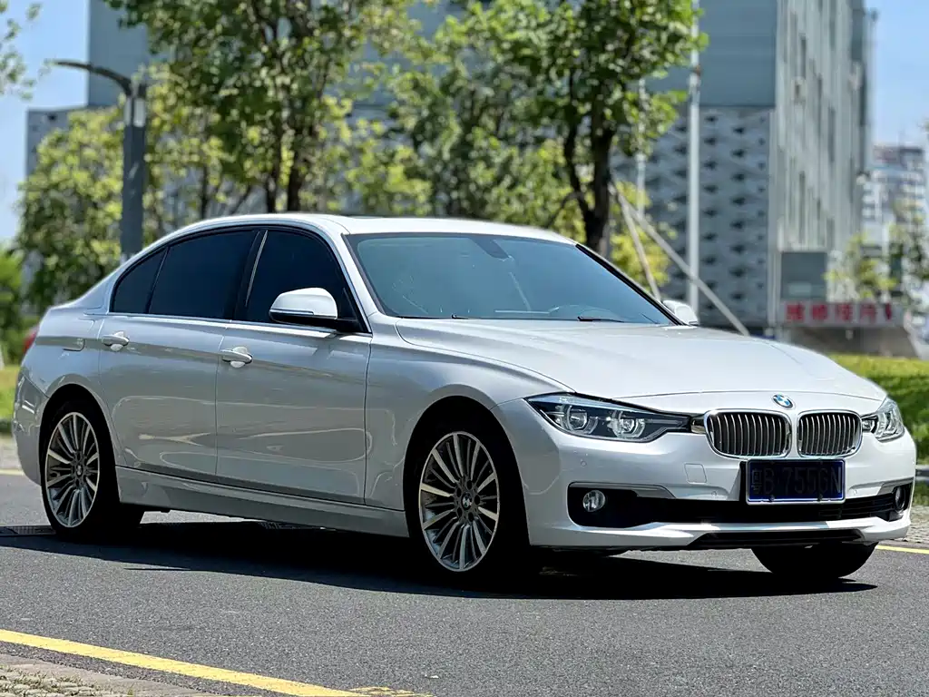 BMW 3 Series 2019 — фото 3