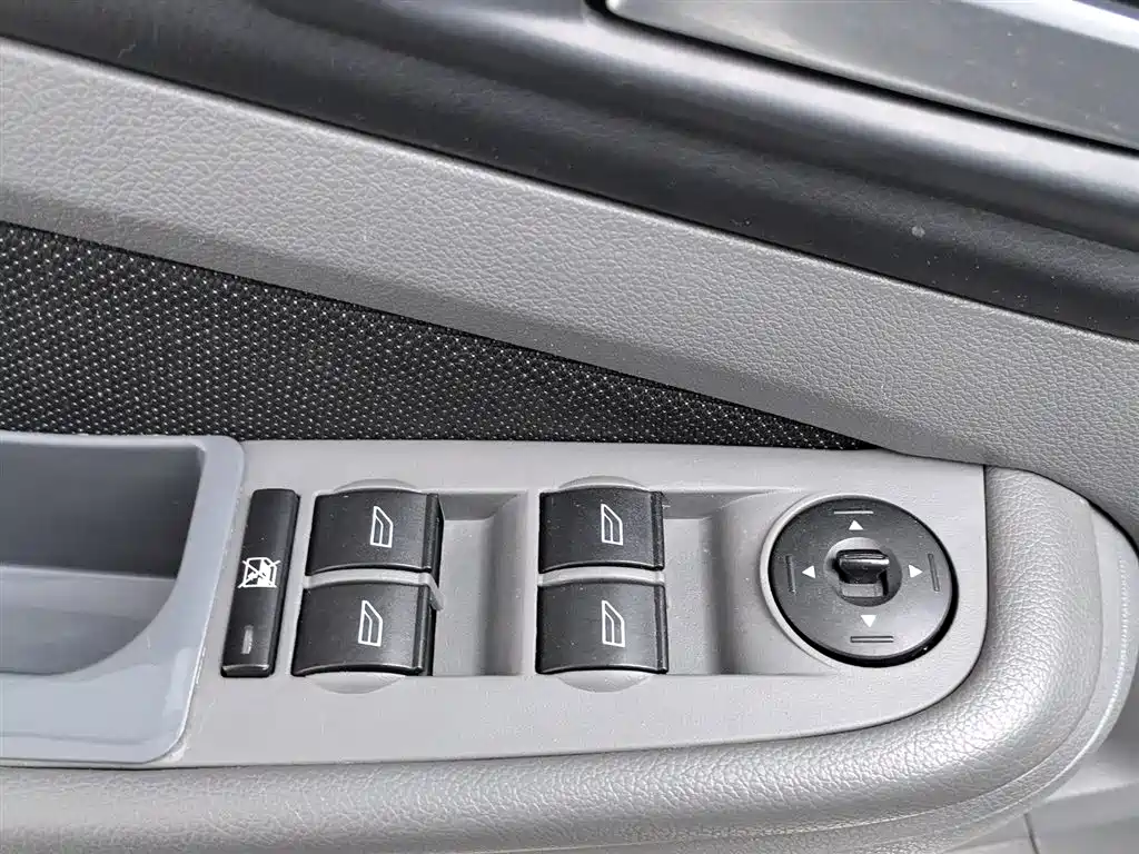 Ford Focus 2013 — фото 9