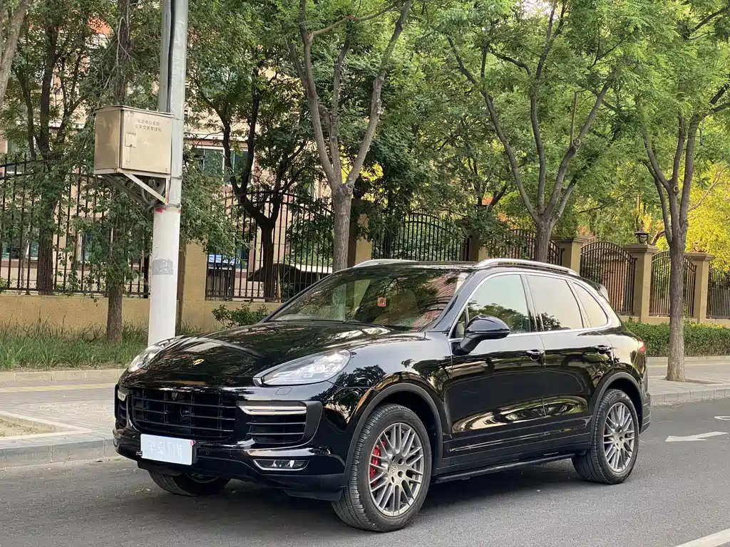 Porsche Cayenne 2018 — фото 1