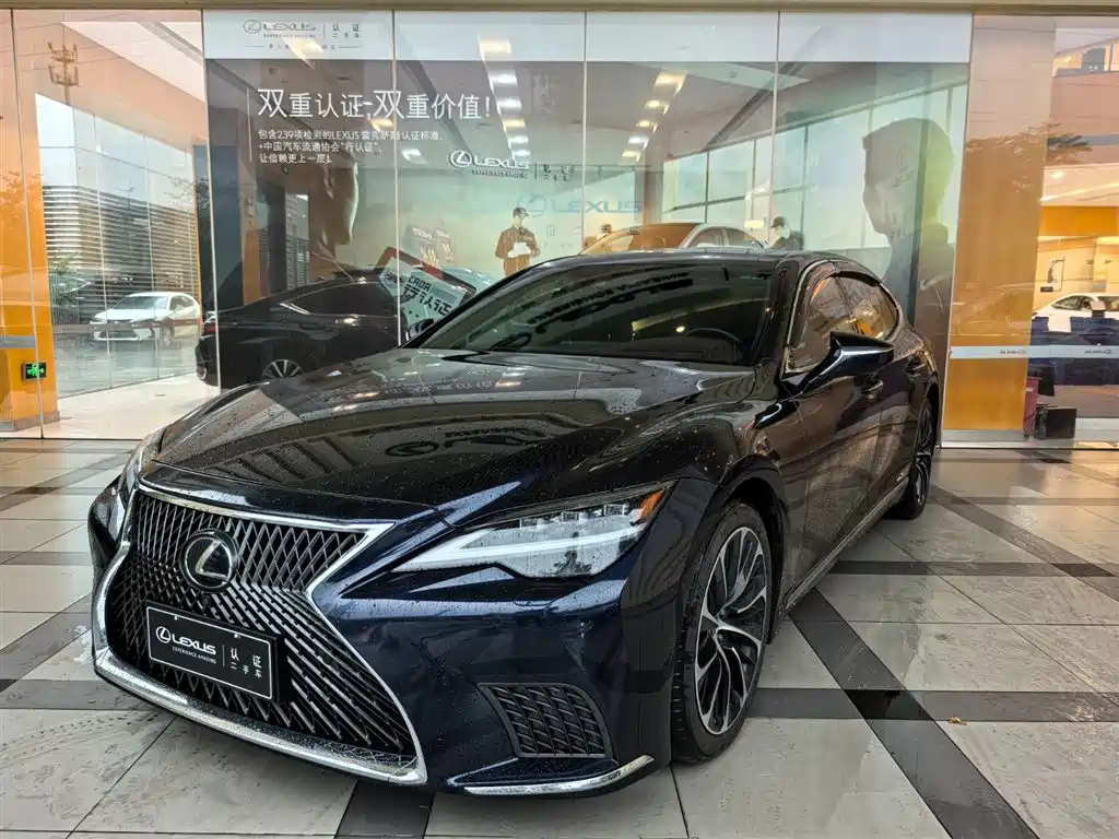 Lexus LS 2022