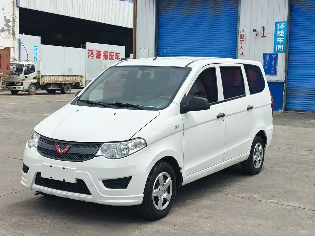 Wuling Hongguang 2018 — фото 3