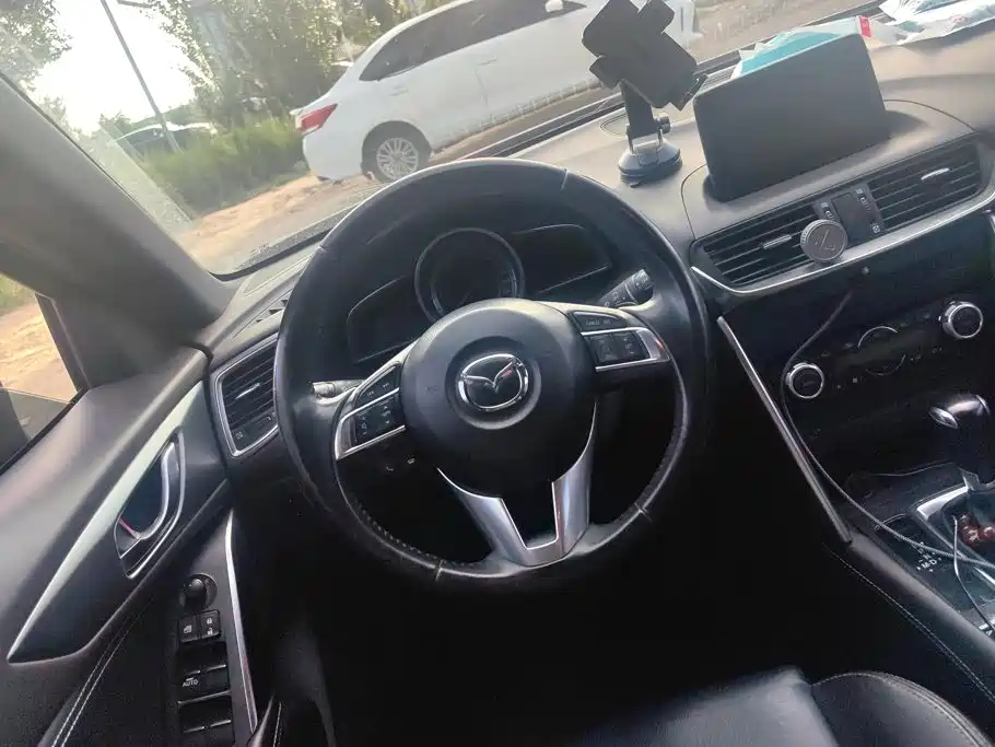 Mazda CX-4 2017 — фото 15