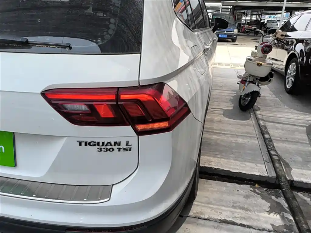 Volkswagen Tiguan L 2018 — фото 24