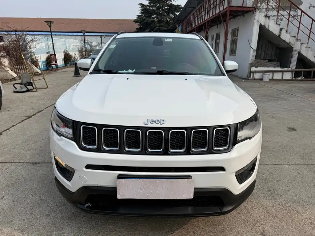 Jeep Compass 2018 — фото 2