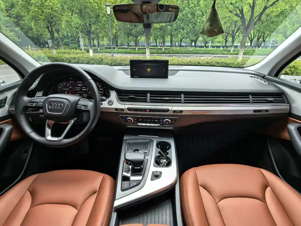 Audi Q7 2018 — фото 11