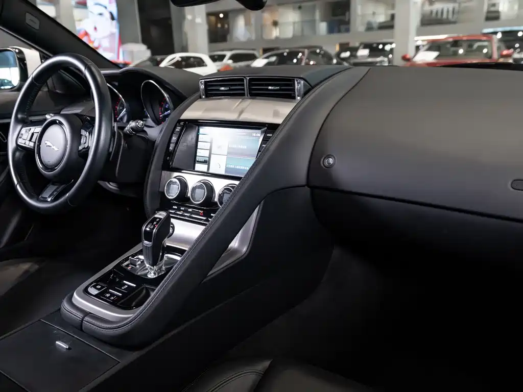 Jaguar F-TYPE 2015 — фото 10