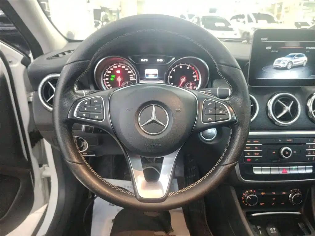 Mercedes-Benz GLA 2018 — фото 11