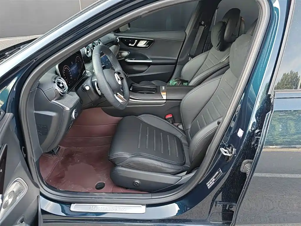 Mercedes-Benz C-Class 2023 — фото 15