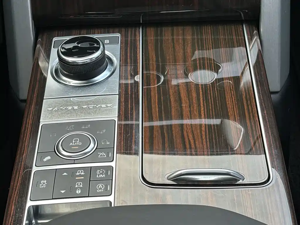 Land Rover Range Rover 2018 — фото 12