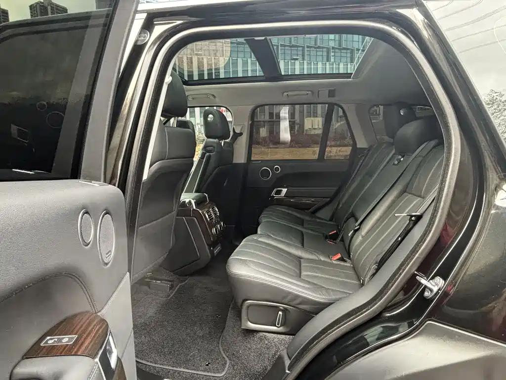 Land Rover Range Rover 2018 — фото 19